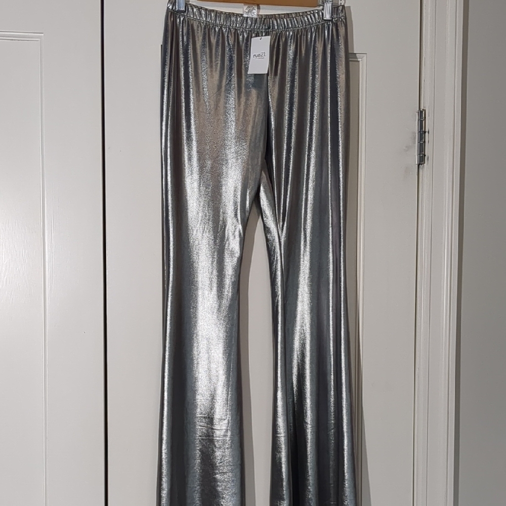 NWT Rue 21 Shiny Silver Stretch Pants SZ M Rue21